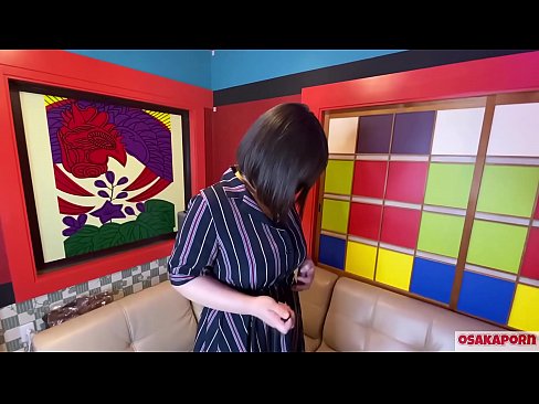 ❤️ Cutie Japanese pẹlu awọn omu nla ṣe baraenisere pẹlu awọn nkan isere ibalopọ ati pe o ni orgasm kan. O sọrọ ninu ifọrọwanilẹnuwo kan nipa iriri onibaje rẹ. Awọn ori omu nla ati obo ti o ni irun ti n kerora. Osaka onihoho ☑ Ibalopo